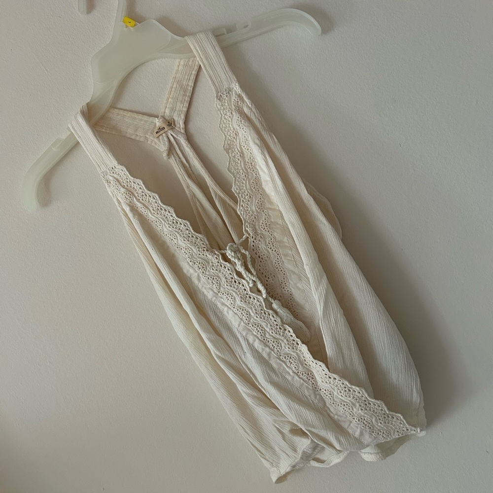 Hollister Cream Lace Trim Crop Top